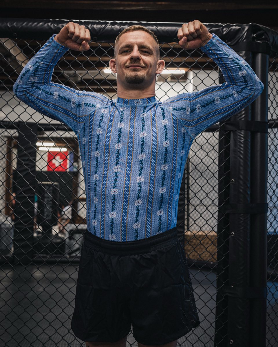 Edelweiss LS rashguard, front flex